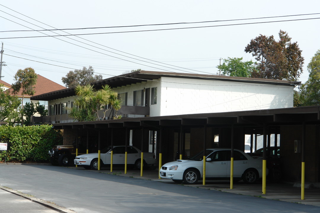 Hacienda Apartments in El Cerrito, CA - Foto de edificio