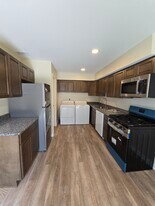 41215 S Woodbury Green Dr in Belleville, MI - Building Photo