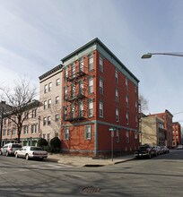 132 Jefferson St in Hoboken, NJ - Building Photo - Building Photo