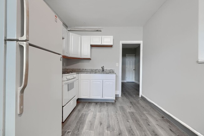 property at 1314 N Kenwood Ave