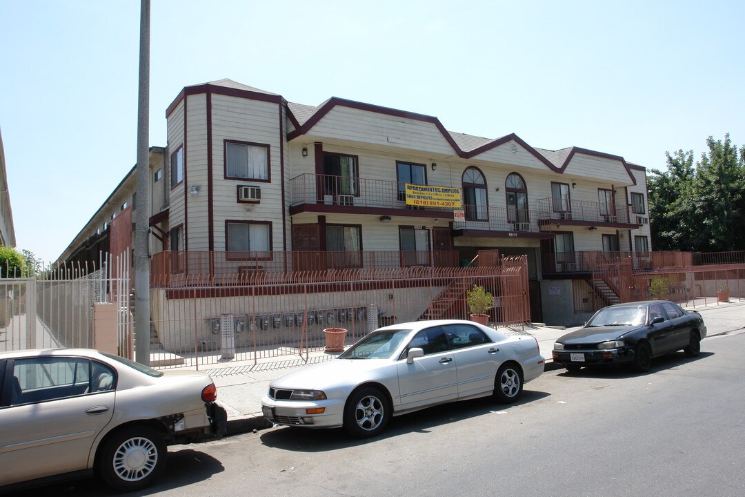 Orion Apartments in North Hills, CA - Building Photo