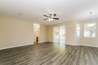 731 E Red House Branch Rd in St. Augustine, FL - Foto de edificio - Building Photo