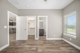 572 Pne Vw St in Neosho, MO - Building Photo - Building Photo