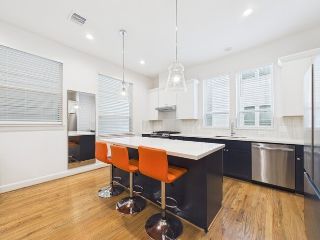 property at 2711 Clinton Dr