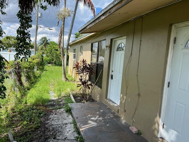 3923 NW 164th St-Unit -3923 in Miami Gardens, FL - Foto de edificio - Building Photo