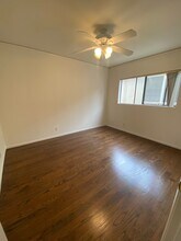 10330 Riverside Dr, Unit C in Toluca Lake, CA - Building Photo - Building Photo