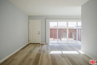 1116 San Rafael Ave in Glendale, CA - Foto de edificio - Building Photo