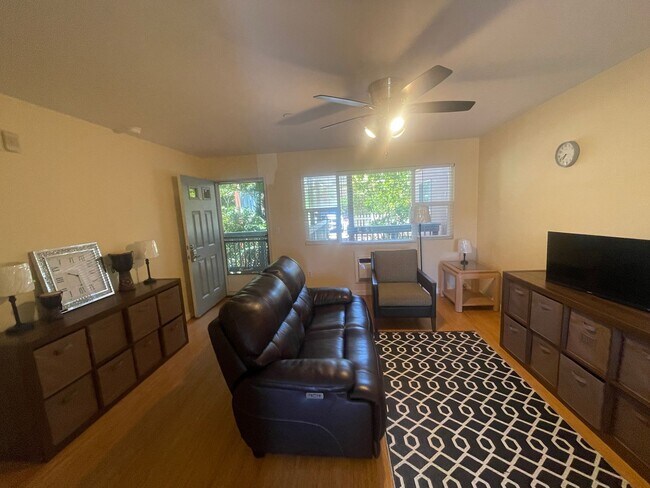 25 Heather Ln in Lahaina, HI - Foto de edificio - Building Photo