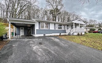 906 McHann Dr in Chattanooga, TN - Building Photo