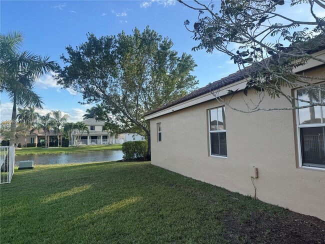 1918 Andromeda Ln in Weston, FL - Building Photo - Building Photo