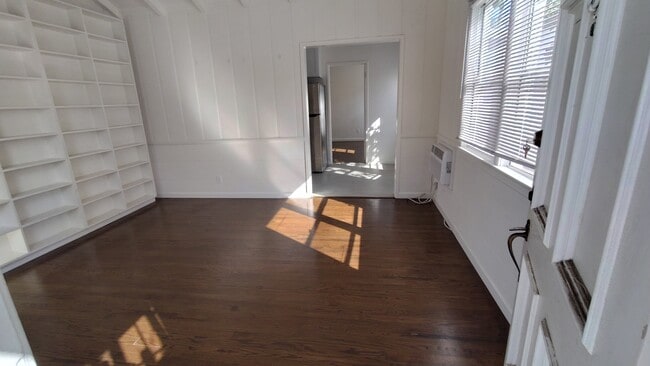 920 N Hayworth Ave, Unit 920 (right hand side) in West Hollywood, CA - Foto de edificio - Building Photo