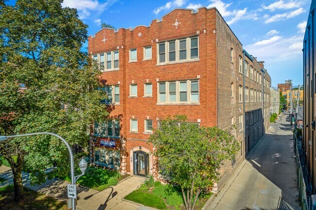 3915 N Janssen Ave, Unit 2E in Chicago, IL - Building Photo - Building Photo