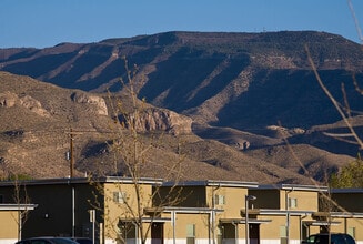 Cottonwood Commons in Alamogordo, NM - Foto de edificio - Building Photo
