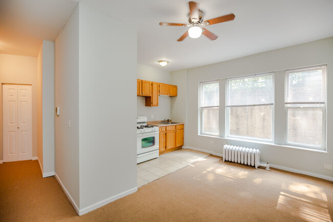 property at 431 E Oakwood Blvd
