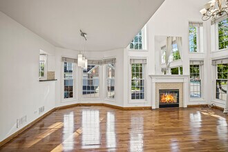 807 Fairmont Ct in Des Plaines, IL - Building Photo - Building Photo