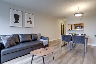 401 12th St S in Arlington, VA - Building Photo