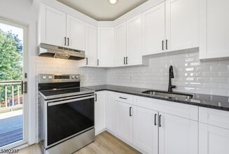 26 Paroubek St in Little Ferry, NJ - Building Photo - Building Photo