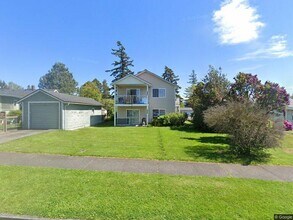 2220 Dean Ave in Bellingham, WA - Building Photo - Building Photo