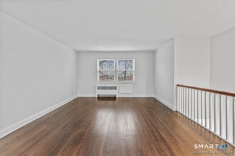 62 Blachley Rd in Stamford, CT - Building Photo - Building Photo