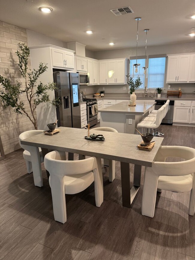 4474 Louvre Ln in Sacramento, CA - Building Photo - Building Photo