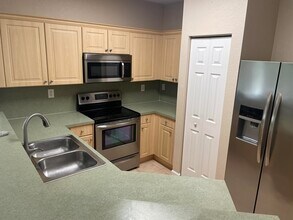 5051 SE Mariner Garden Cir in Stuart, FL - Building Photo - Building Photo