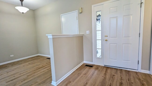 265 Sierra Pass Dr in Schaumburg, IL - Building Photo - Building Photo