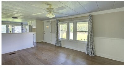 2863 N Hwy 101 in Greer, SC - Building Photo - Building Photo