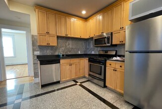 69 Babcock St, Unit 2 in Brookline, MA - Foto de edificio - Building Photo