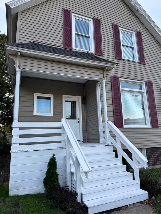 601 E Indiana St in Bay City, MI - Building Photo