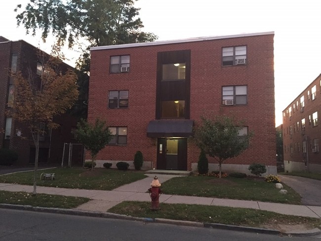 241 Laurel St in Hartford, CT - Foto de edificio - Building Photo