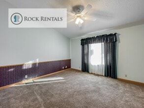 14 Des Moines Ave in South Hutchinson, KS - Building Photo - Building Photo