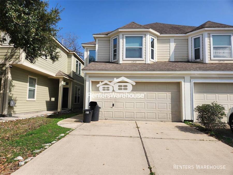 16530 Pentonshire Ln in Houston, TX - Foto de edificio