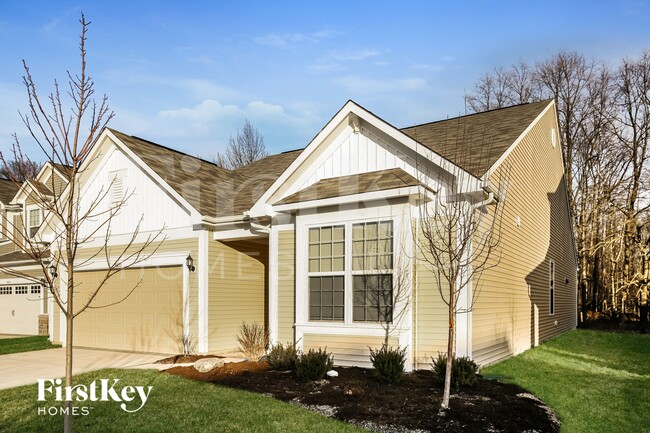 4653 Rainwater Ln in Whitestown, IN - Foto de edificio - Building Photo