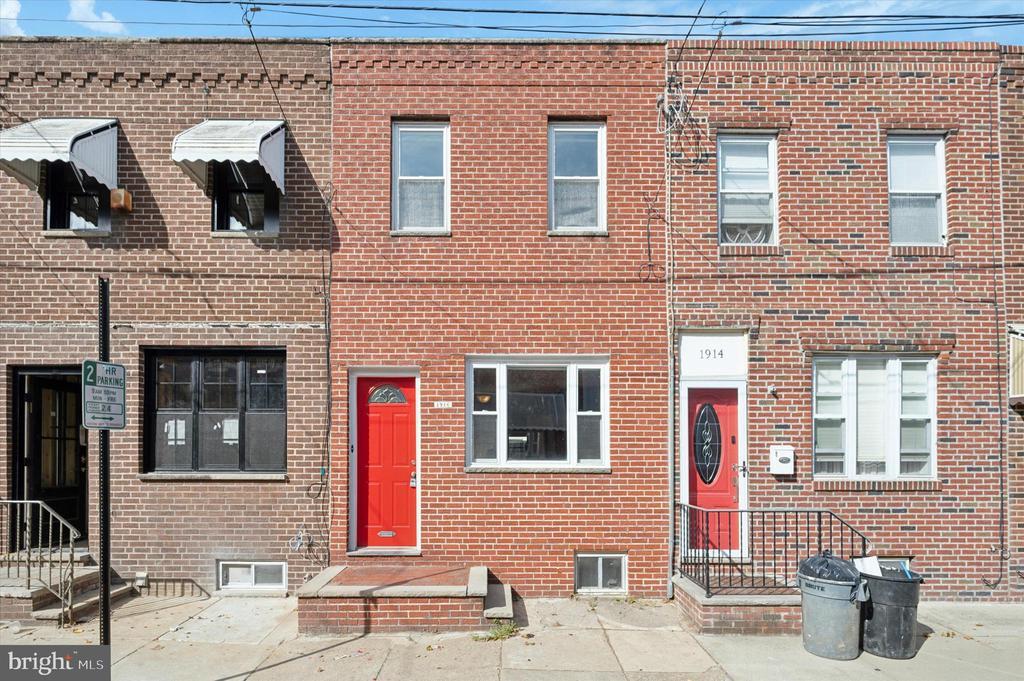 1916 S Camac St in Philadelphia, PA - Building Photo