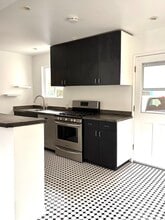 2304 Voorhees Ave, Unit A in Redondo Beach, CA - Building Photo - Building Photo