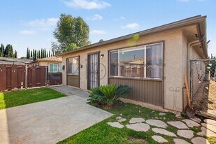 Unit in Bellflower, CA - Building Photo