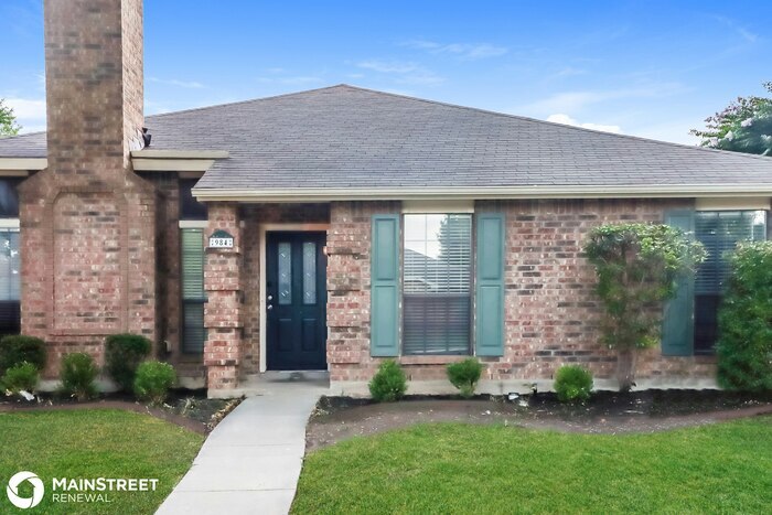 984 Downey Dr in Lewisville, TX - Foto de edificio