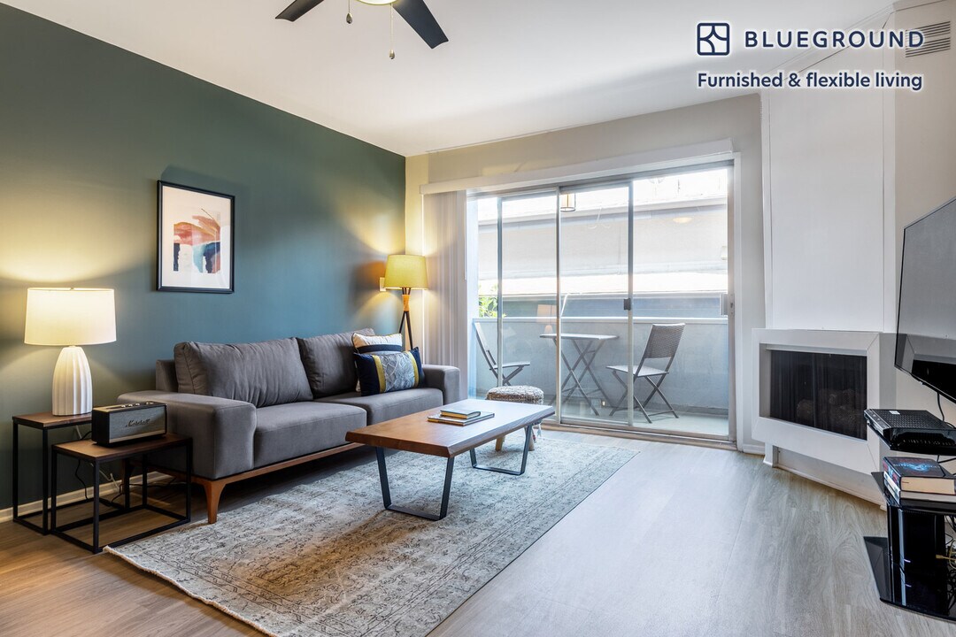 204 Washington Ave in Santa Monica, CA - Building Photo