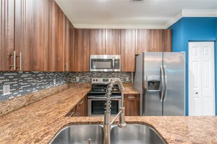 422 NE 1st Ave in Pompano Beach, FL - Building Photo