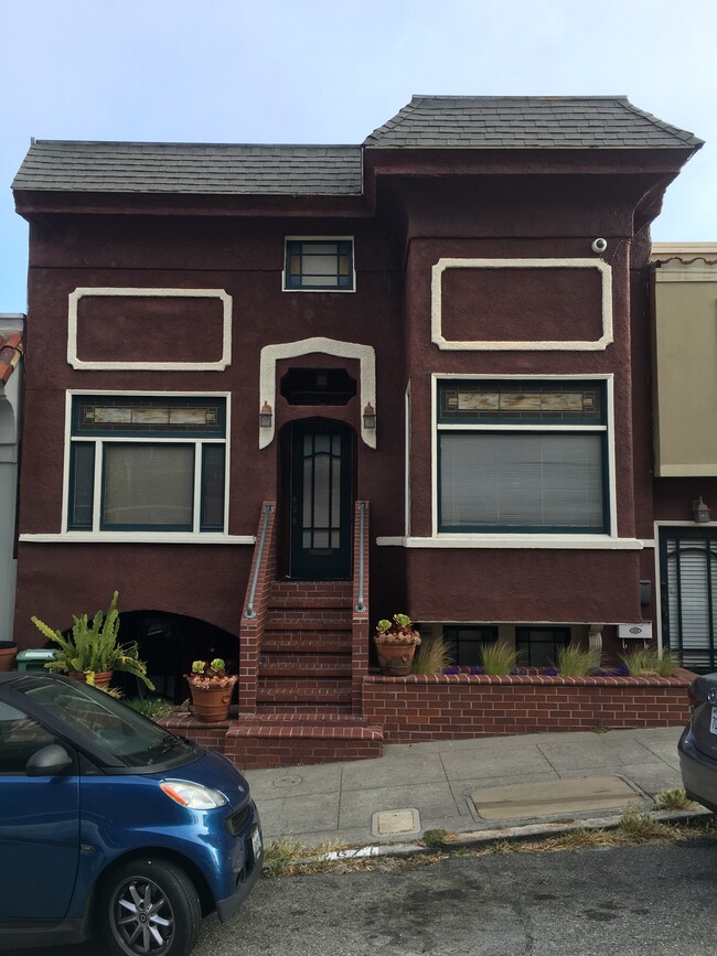 65 Montezuma St in San Francisco, CA - Foto de edificio - Building Photo