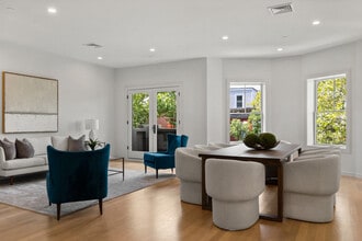 6 Claflin Rd, Unit 4 in Brookline, MA - Foto de edificio - Building Photo
