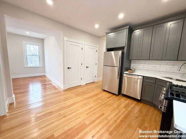 36 Raven St in Boston, MA - Building Photo - Building Photo