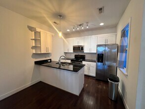 2617 1/2 W Main St in Richmond, VA - Foto de edificio - Building Photo