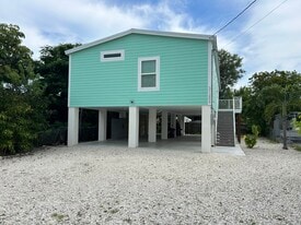31258 Avenue E in Big Pine Key, FL - Building Photo
