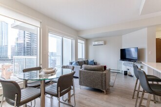 10410-1102 102 Ave NW in Edmonton, AB - Building Photo - Building Photo