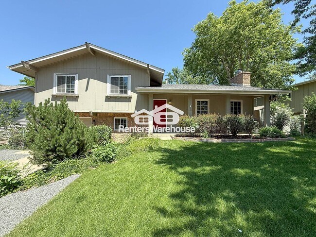 1060 Ithaca Dr in Boulder, CO - Building Photo - Building Photo