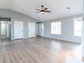 2714 E Central Ave in Bentonville, AR - Building Photo - Building Photo