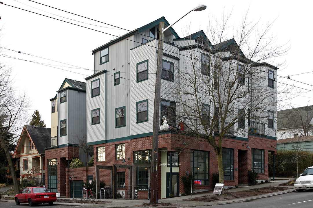 2425 E Union St in Seattle, WA - Building Photo