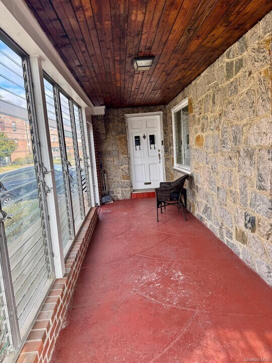 29 N Long Beach Rd in Rockville Centre, NY - Building Photo