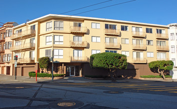 15 Cervantes Blvd in San Francisco, CA - Building Photo - Building Photo